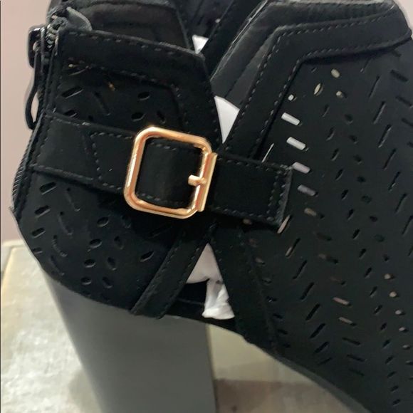 TOP Moda Heeled Bootie NIB - Picture 7 of 8